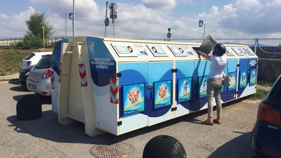 Caos porta a porta, Rea in aiuto dei turisti: così le isole ecologiche salgono a quattro