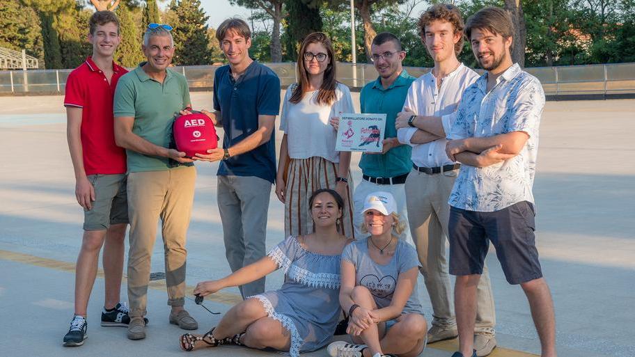 Un defibrillatore ai Pattinatori