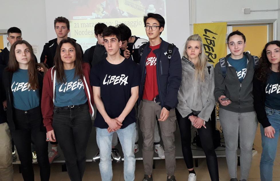 Gli studenti dell’Isit al lavoro nella struttura confiscata alle mafia 