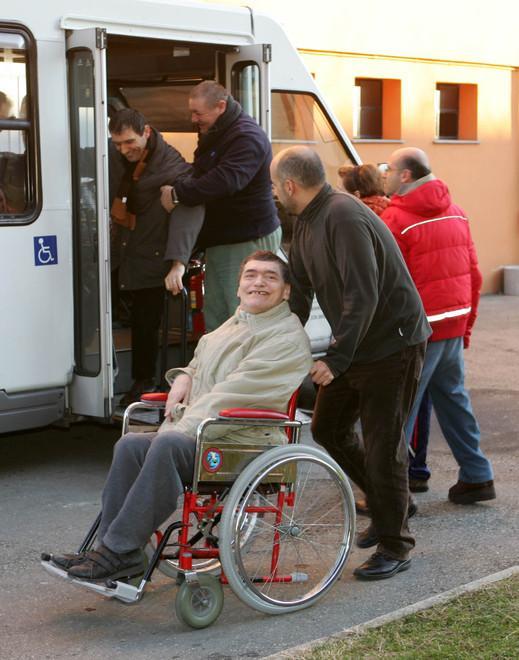 Mobilità dei disabili Un progetto dà aiuto al trasporto privato 