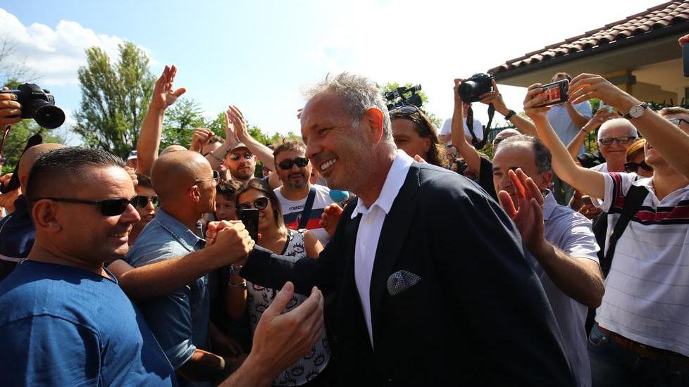 Mihajlovic in lacrime: «Ho la leucemia Ma vincerò la sfida per chi mi vuol bene»