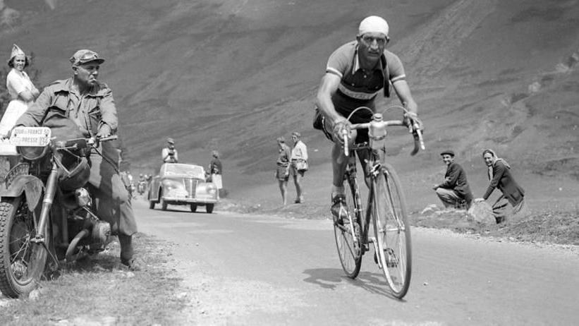 Gli spari contro Togliatti e Bartali ci salvò dal caos