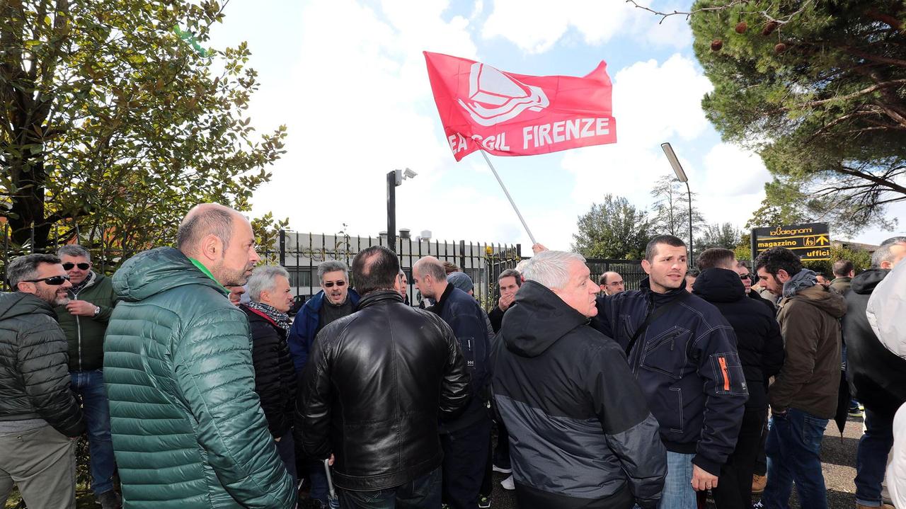 Crisi alla Falegnami, lavoro a rischio per almeno metà operai