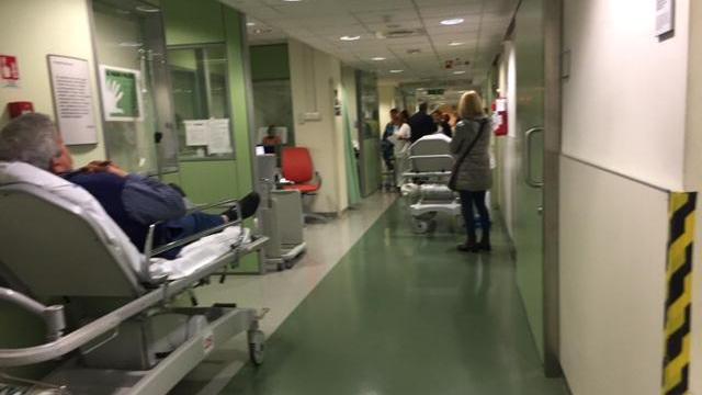 Le due facce del Pronto soccorso di Lucca: gli utenti lo bocciano, la Regione dice “ok”