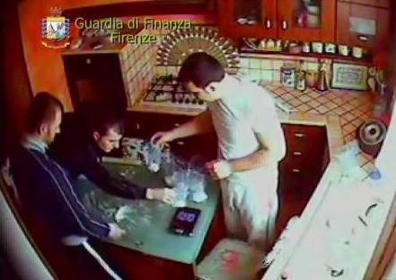 La telecamera nascosta beffa i trafficanti di cocaina 