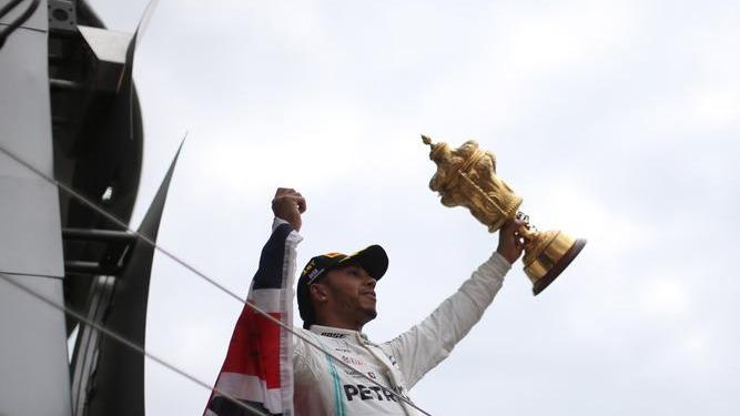 Hamilton padrone, show Leclerc