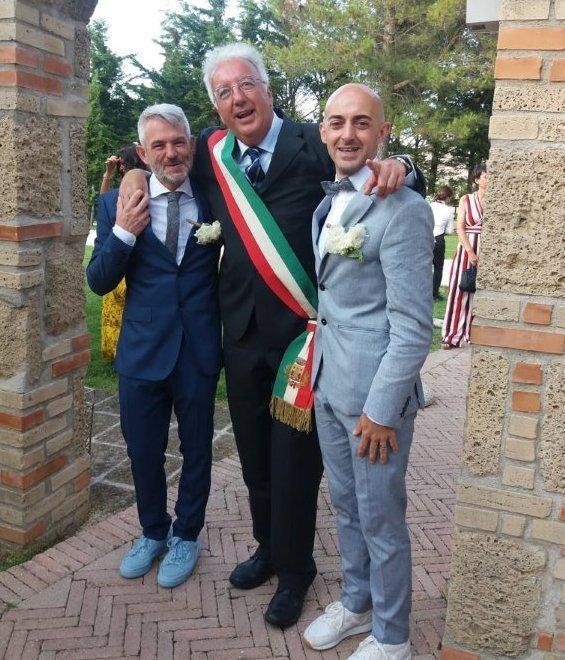 Con le nozze di Mattia e Luca Pitigliano battezza le unioni civili 