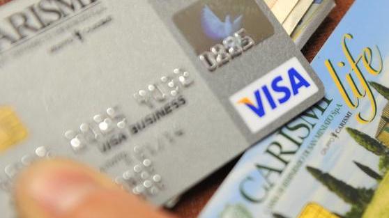 Rubano carte di credito e assegni in un’azienda