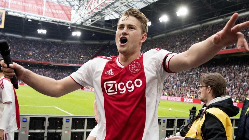 De Ligt-Juventus: manca solo l’annuncio Il Napoli rischia di perdere James