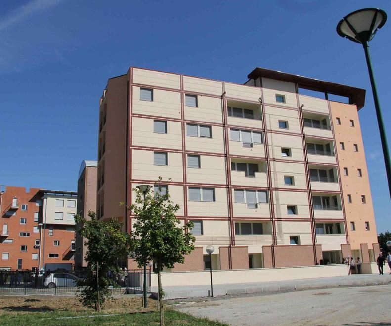 Palazzi di case popolari nella frazione di Galciana