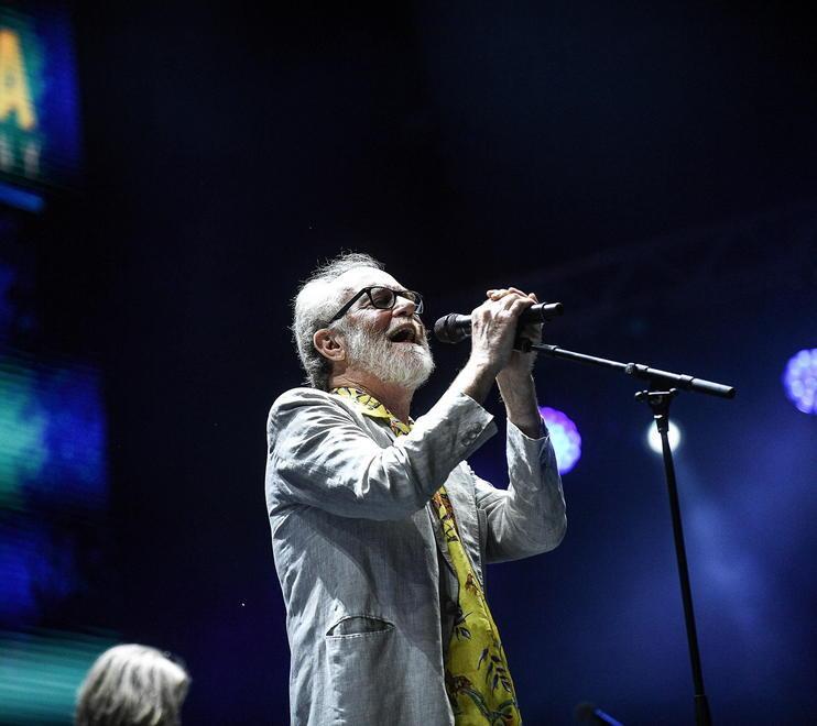 Cantiamo con il Principe: De Gregori torna in piazza Santissima Annunziata 
