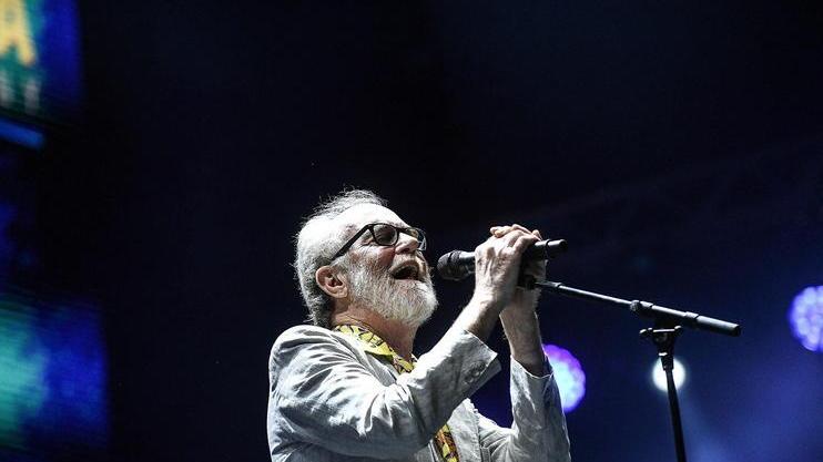 Cantiamo con il Principe: De Gregori torna in piazza Santissima Annunziata