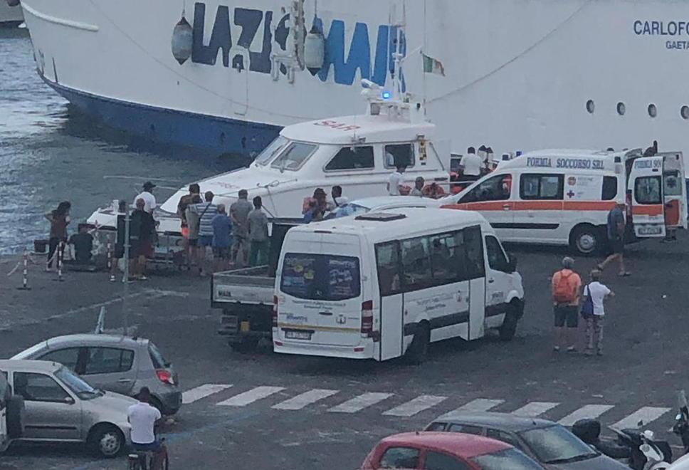 L’intervento di soccorso a Ponza dopo il malore del comandante Innocenti