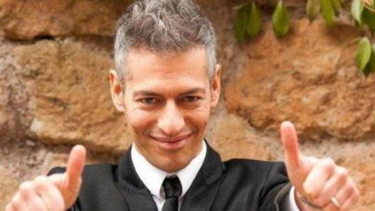 Un comico acerbo e un filmetto fragile e banale