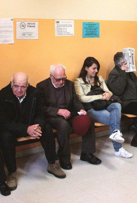 Angeli: «Insostenibili le file al Cup, il sindaco intervenga»