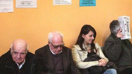 Angeli: «Insostenibili le file al Cup, il sindaco intervenga»