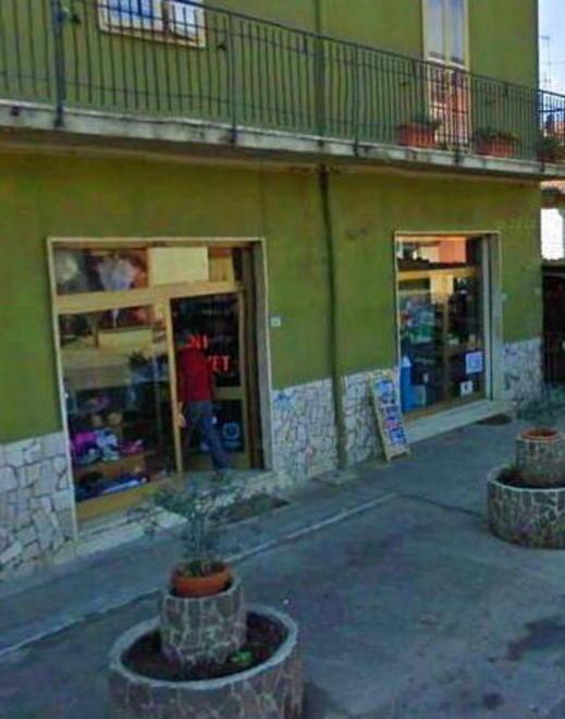 Assalto al market Coppia sorpresa dal commerciante 