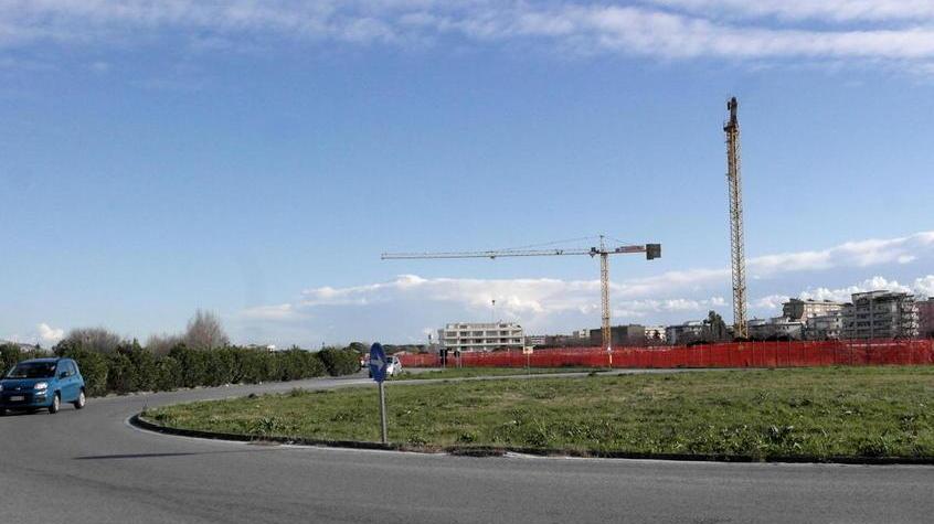 La rotatoria Caduti di Nassirya tra via Moruzzi e via Giovannini