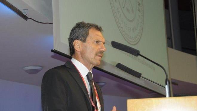 Rosi rinuncia, non farà il candidato