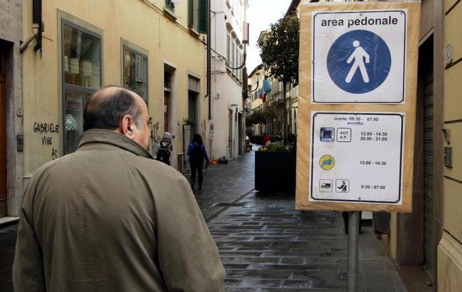 I commercianti: «Punire chi sporca» 