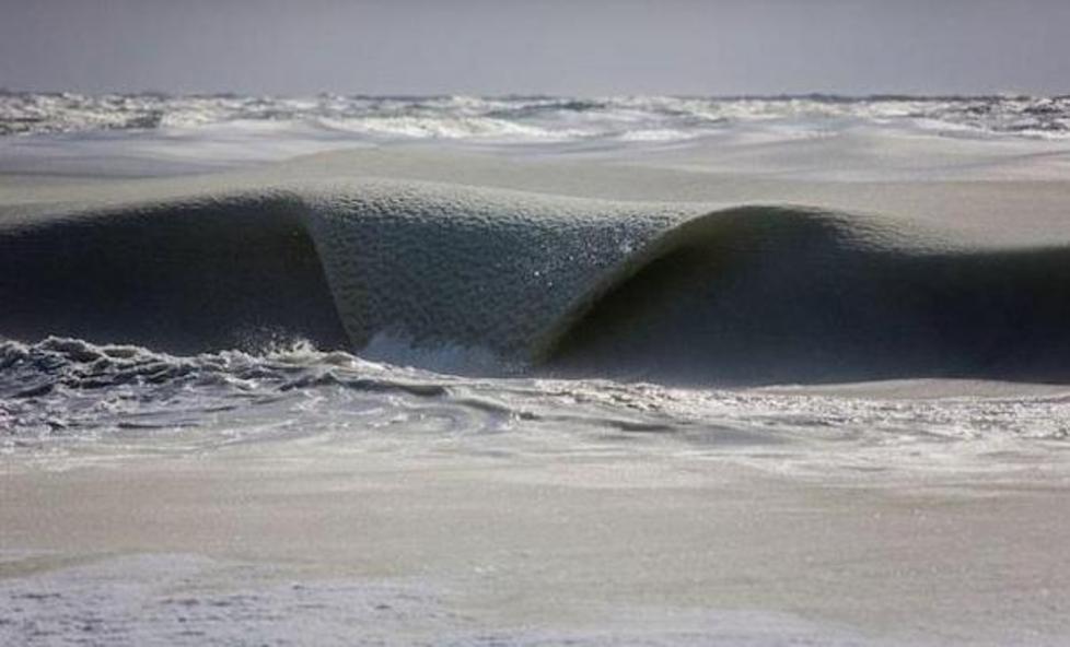 Il ghiaccio anestetizza le onde a Nantucket 
