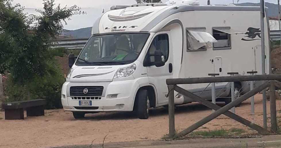 Camper nella pista ciclabile