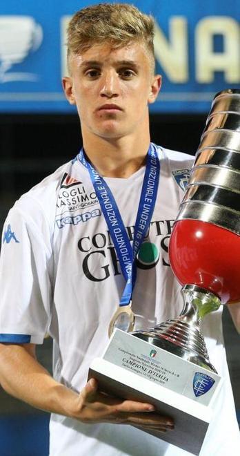L’estate da favola di Rossi e Rizza con lo scudetto tatuato sul petto