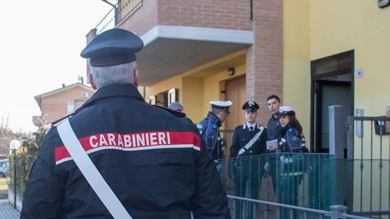 Coltellate ai genitori «È malata, va rinchiusa»