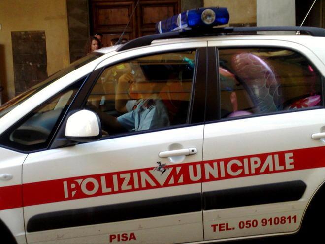 Stalker in azione a Porta a Mare: fermato e denunciato 