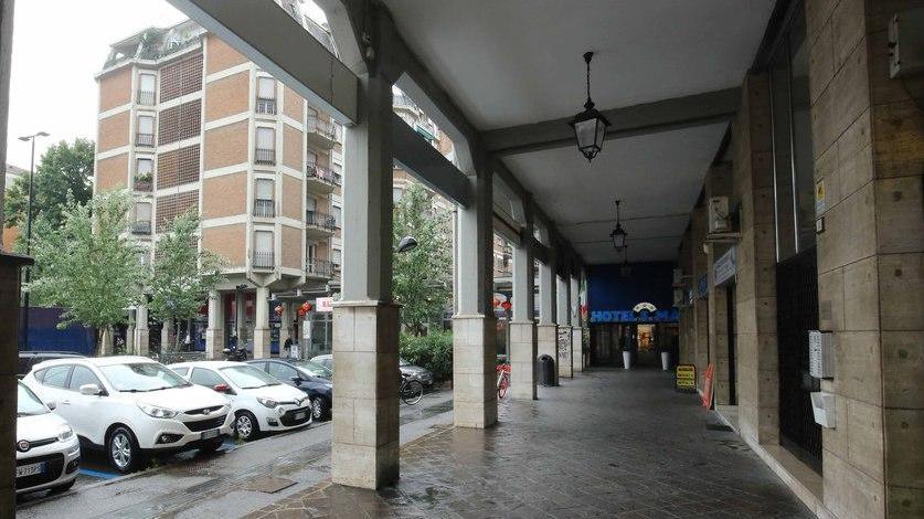 Il negozio di spedizioni è la base operativa per il riciclaggio del denaro sporco cinese