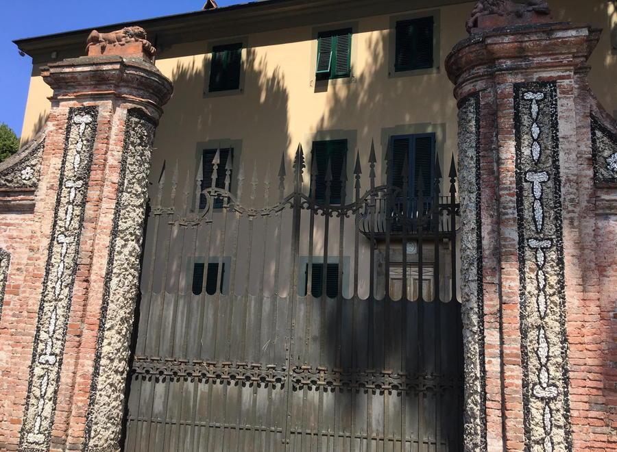 L’abbraccio del sindaco e dell’Accademia alla famiglia colpita