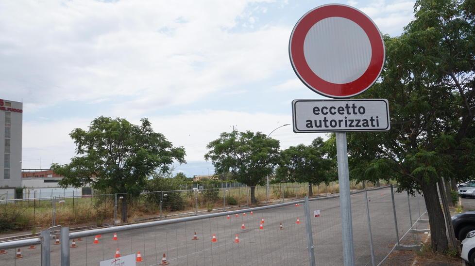 Resta chiusa l’area per le moto dentro piazzale Thailandia 