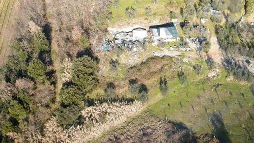 Scoperta una discarica abusiva: denunciato imprenditore agricolo