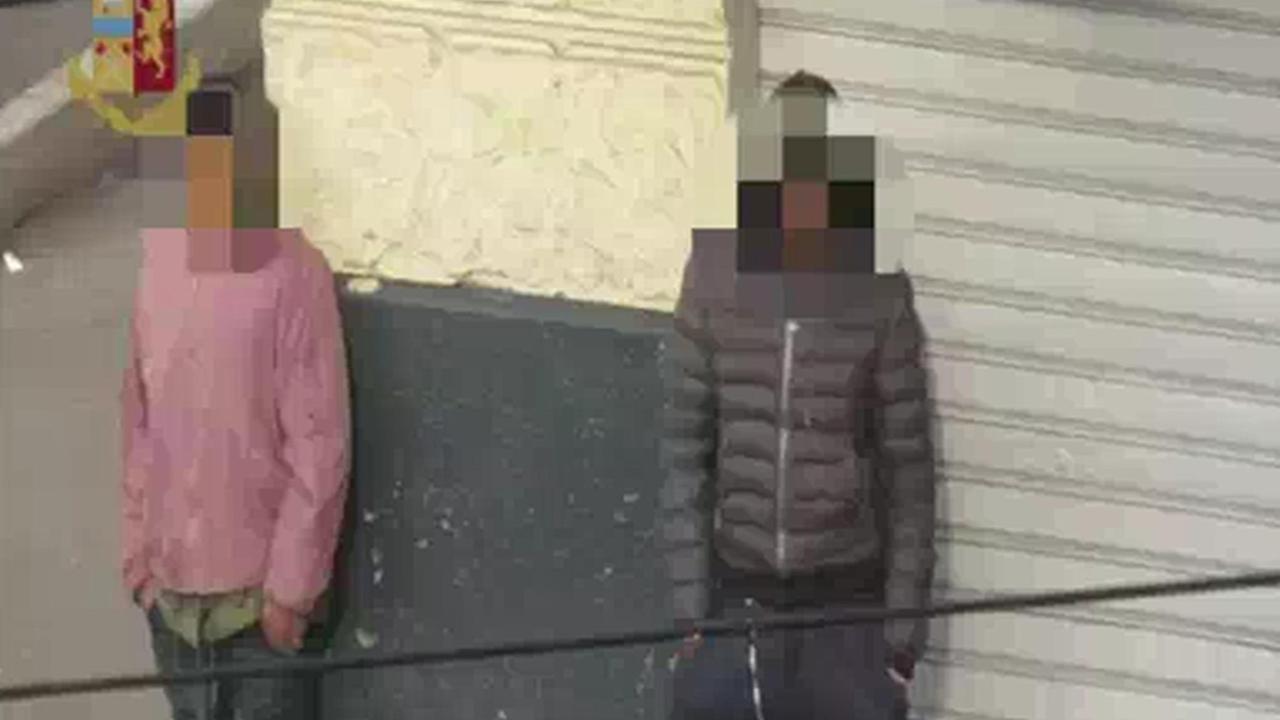 Una delle foto diffuse dalla polizia dopo gli arresti dei nigeriani