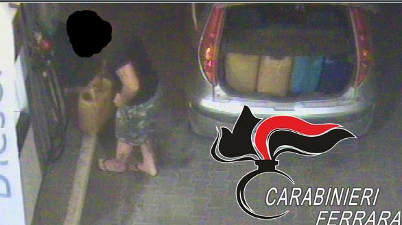 Rubava benzina al Comune di Ferrara, dopo la condanna il licenziamento