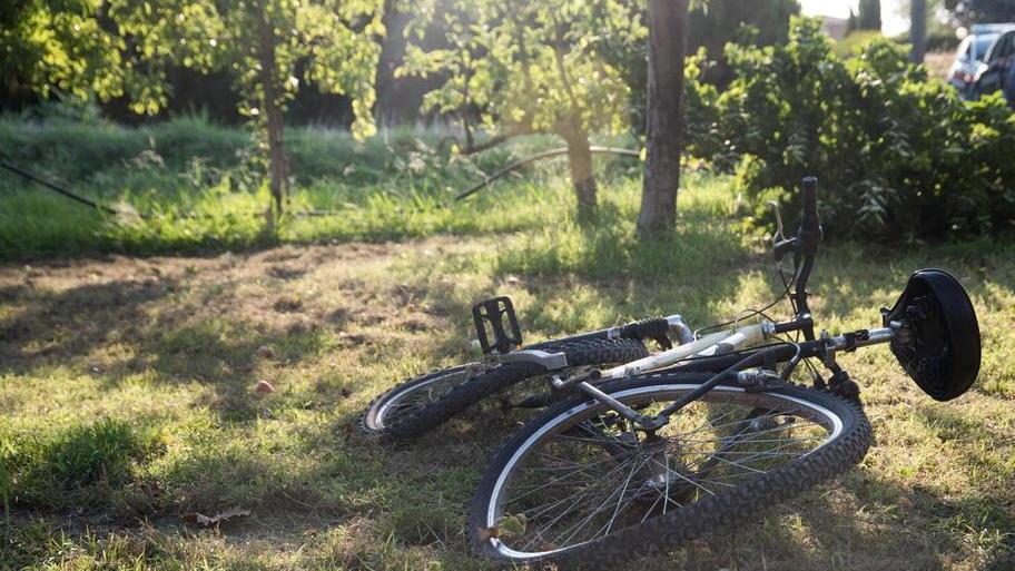 Travolto da un’auto, grave un diciottenne