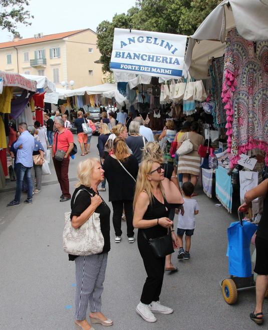 Il mercatino del Forte tappa dei crocieristi 