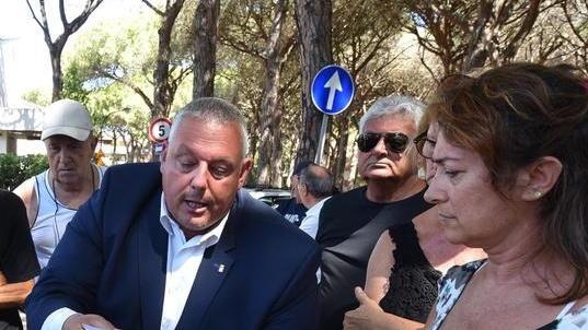 Strade dissestate, il sindaco «Previsti degli abbattimenti»