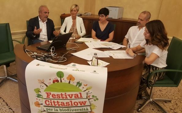 Il Festival delle Cittaslow dedicato ad api e biodiversità 