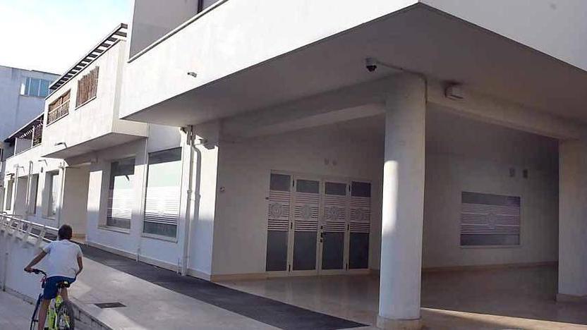 Iniezioni alle ginocchia. Il medico: «Rimborserò i pazienti»