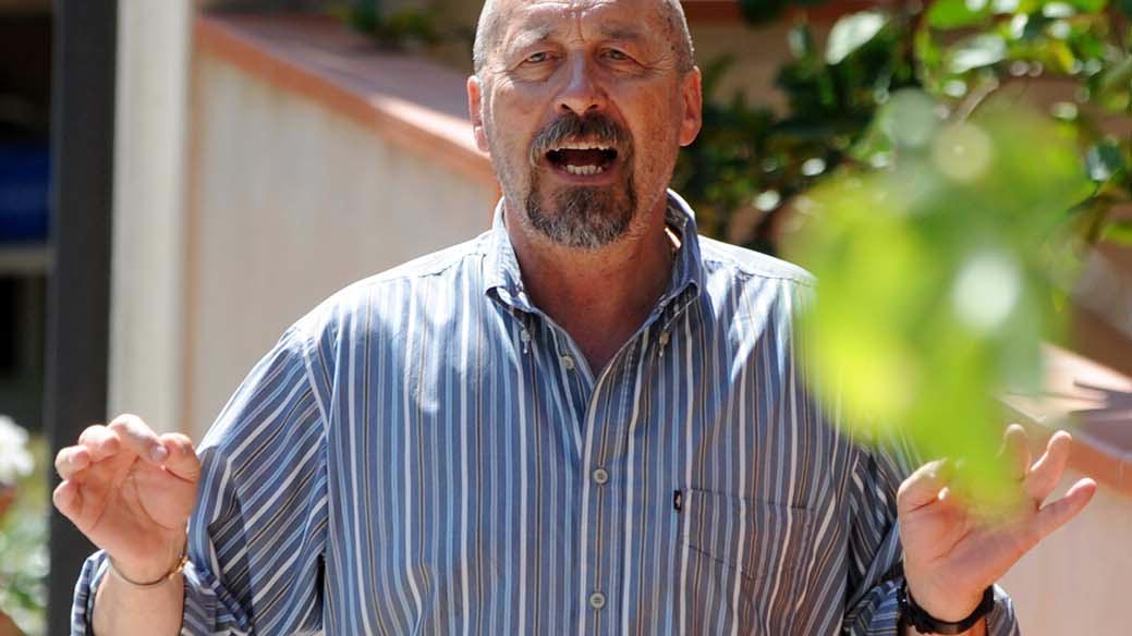 Francesco Vannucci nel suo giardino (foto Paolo Barlettani)