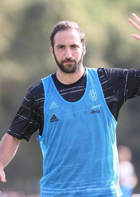 «Pronto Pipita, vieni da noi?» La Roma telefona a Higuain 