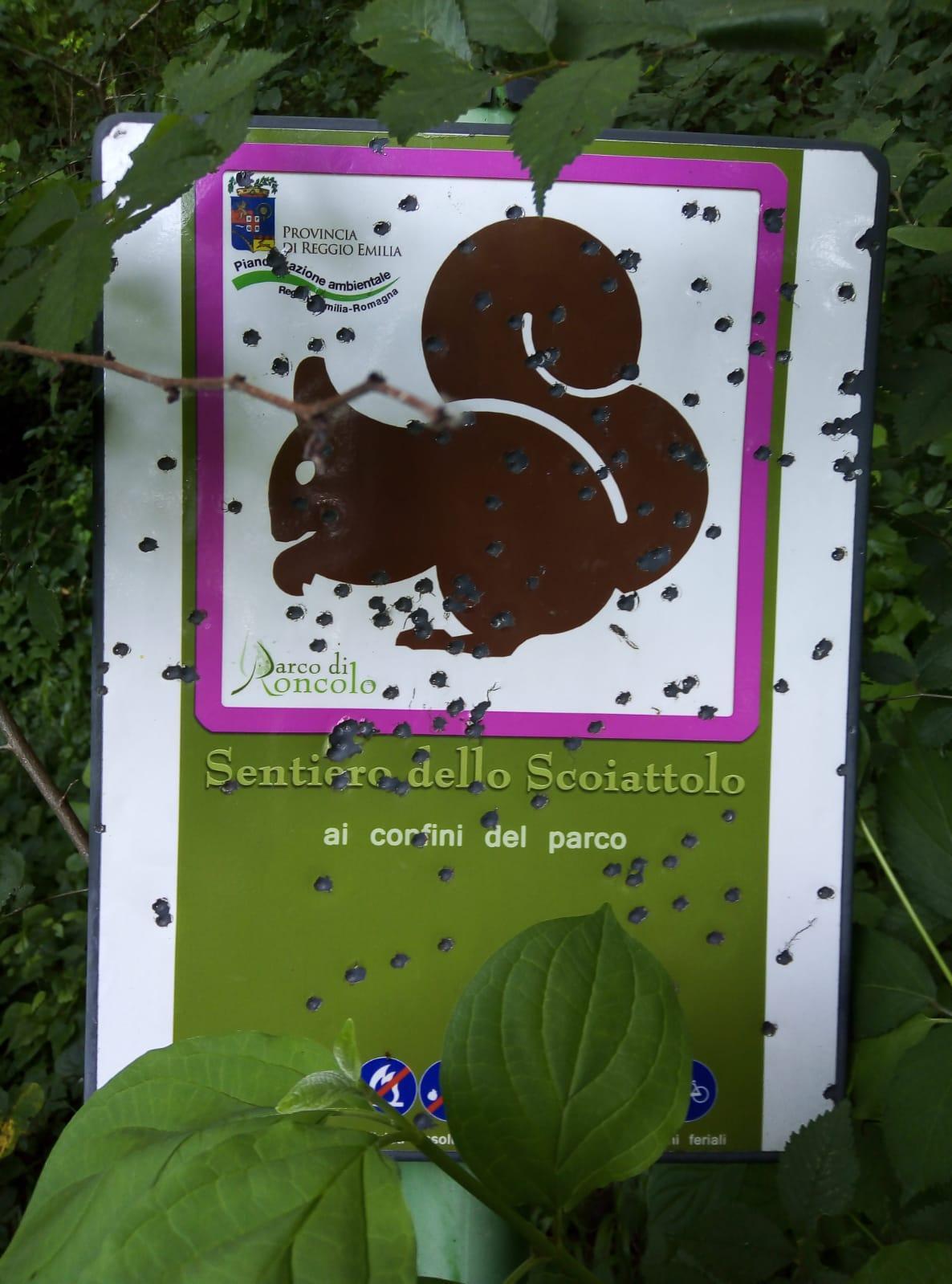 Uno dei cartelli diventato bersaglio dei cacciatori