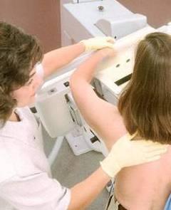 Quindici mesi di attesi per una mammografia al seno a Massa-Carrara