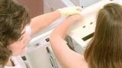 Quindici mesi di attesi per una mammografia al seno a Massa-Carrara