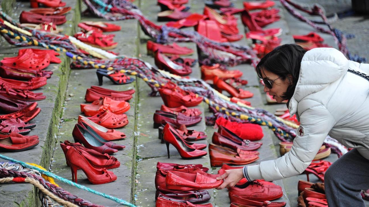 Violenza contro le donne: le novità del Codice rosso (cosa ci piace e cosa no)