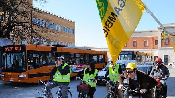 È la bici a vincere la sfida del traffico