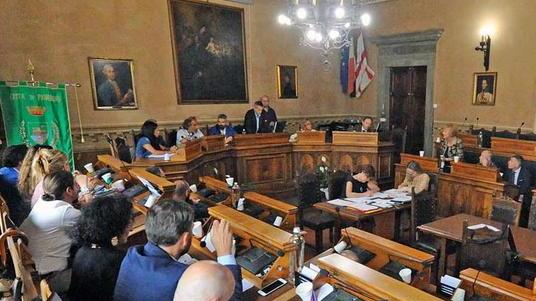 Consigli di quartiere, è fuori un pezzo della maggioranza