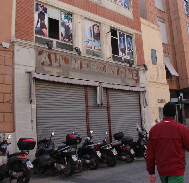 Chiude la macelleria Tre piani di slot al mercato 