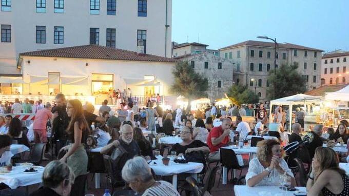Gran successo della due giorni “Sapori di mare” in piazza Bovio